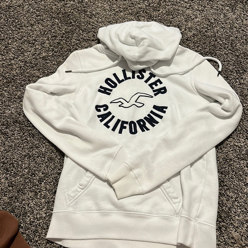 white holister hoodie for women